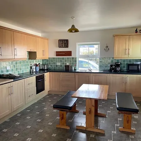 Lighthouse View, Meenlaragh Holiday home *