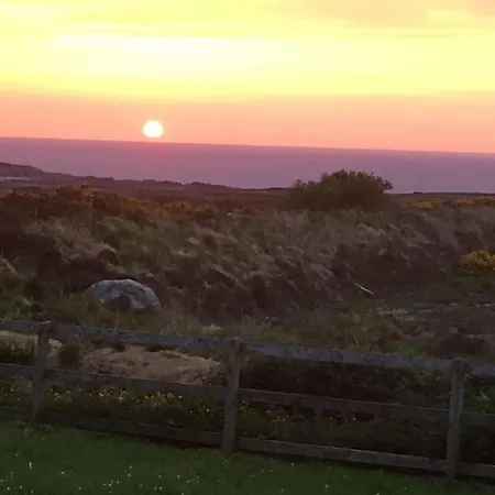 Lighthouse View, Meenlaragh * Min Larach