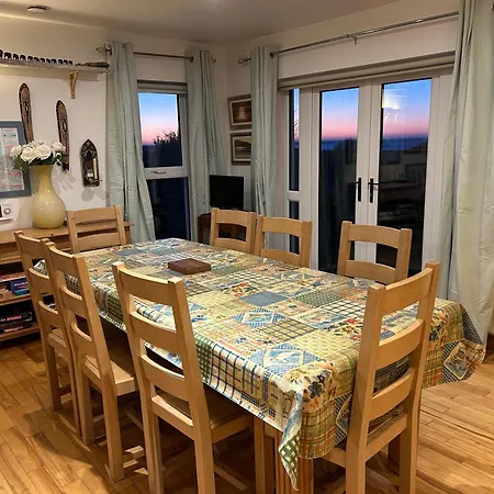 Nyaraló Lighthouse View, Meenlaragh