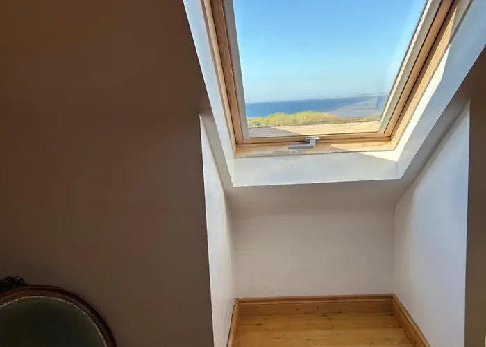 Nyaraló Lighthouse View, Meenlaragh *